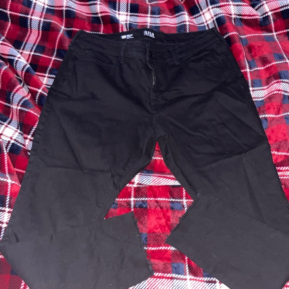 women’s plus size black jean!
